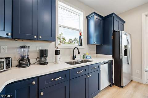 261 Donora Blvd, Fort Myers Beach FL - photo 13 of 47