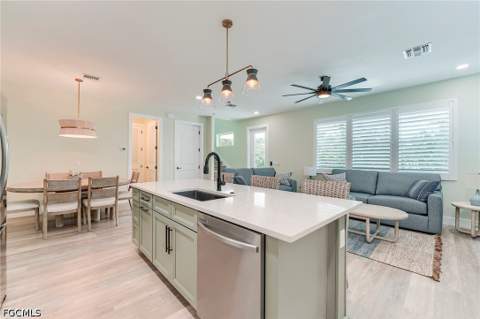 159 Delmar Ave, Fort Myers Beach FL - photo 7 of 49