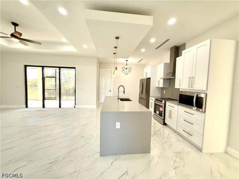 2006 NW 21st St, Cape Coral FL - photo 6 of 14