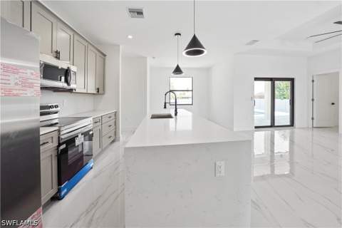 2511 NW 7th St, Cape Coral FL - photo 6 of 21