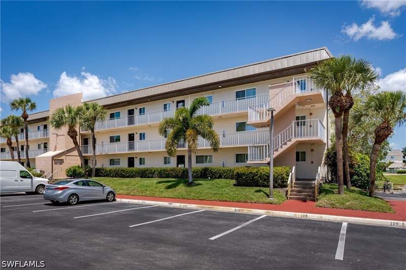 2 bedroom Condominium at 1008 Manatee Rd G106, Gulf Winds East, Naples — photo 2