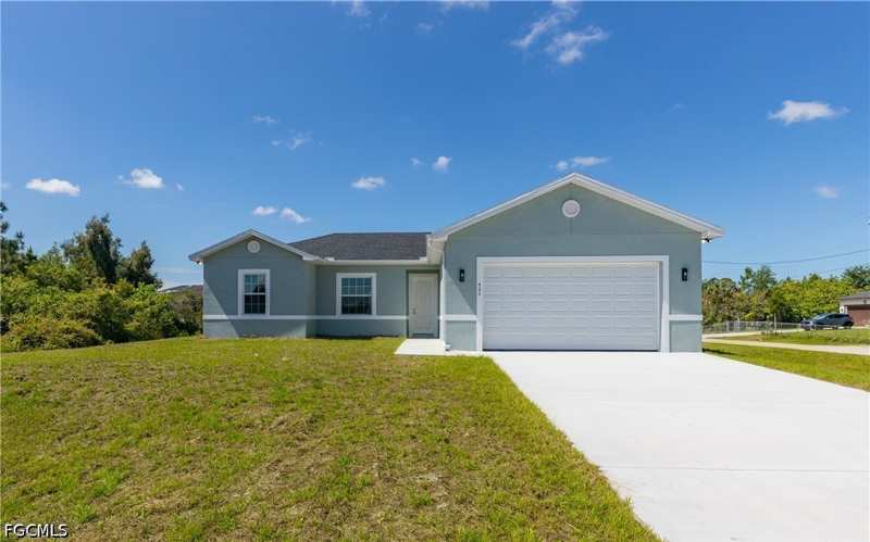 3 bedroom SingleFamilyResidence at 423 Yolanda St, Lehigh Acres, Lehigh Acres — photo 1