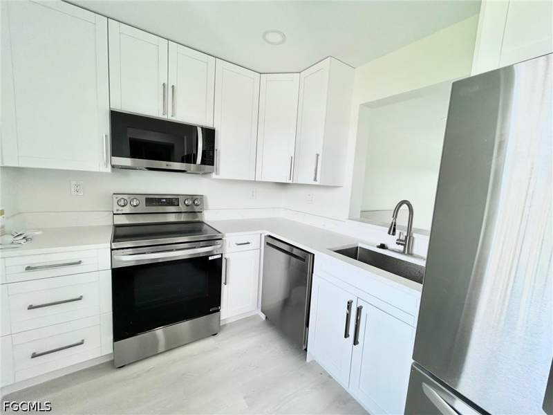 1 bedroom Condominium at 6220 Augusta Dr 414, Seven Lakes, Fort Myers — photo 4
