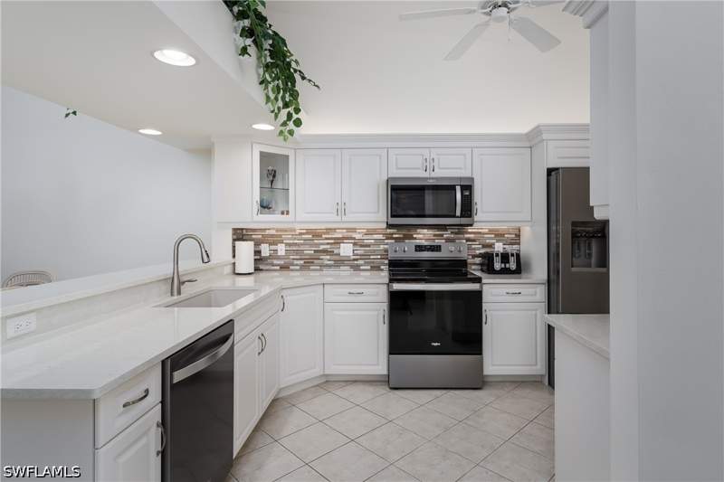 2 bedroom Condominium at 6830 Beach Resort Dr 2602, Falling Waters Beach Resort, Naples — photo 2