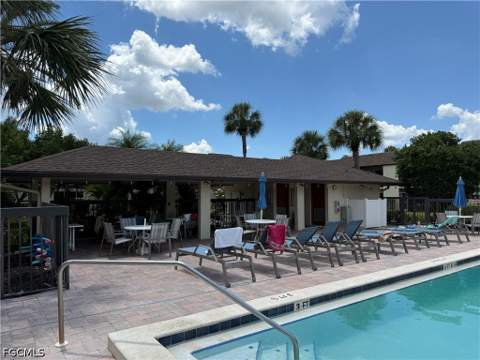 9305 Lake Park Dr 104, Fort Myers FL - photo 21 of 23