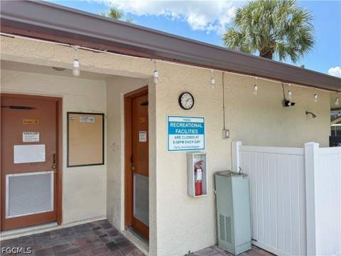 9305 Lake Park Dr 104, Fort Myers FL - photo 22 of 23