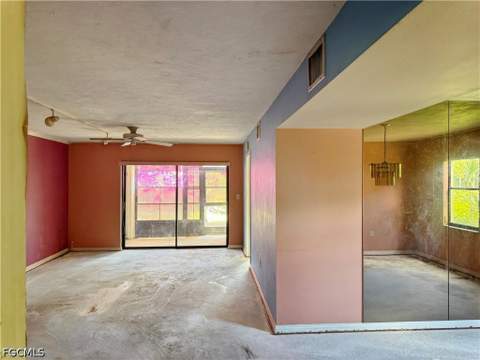 9305 Lake Park Dr 104, Fort Myers FL - photo 9 of 23