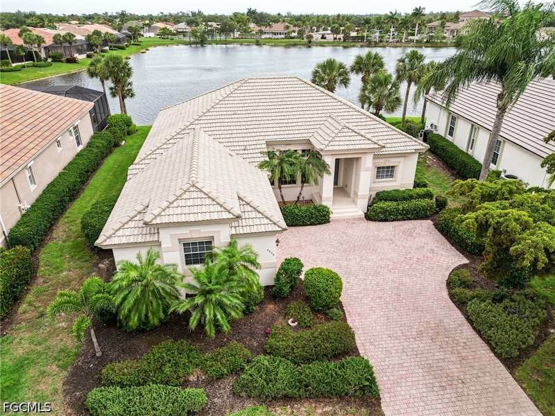 3 bedroom SingleFamilyResidence at 8864 New Castle Dr, Abbey Row, Fort Myers — photo 1