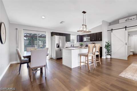 3300 Valencia Dr, Naples FL - photo 7 of 26