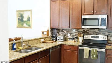 8884 Via Isola Ct, Fort Myers FL - photo 6 of 15