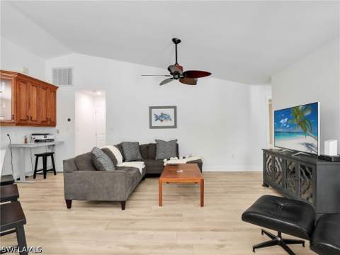 2474 Outrigger Ln, Naples FL - photo 16 of 38