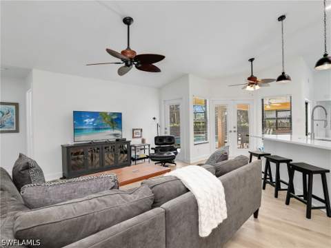 2474 Outrigger Ln, Naples FL - photo 17 of 38