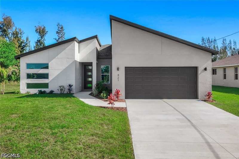 4 bedroom SingleFamilyResidence at 421 NE 19th Ter, Cape Coral, Cape Coral — photo 1