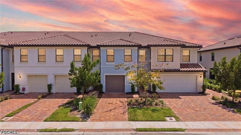 3 bedroom Townhouse at 1516 Fells Cove Ln, Sawgrass At Coral Lakes, Cape Coral — photo 1
