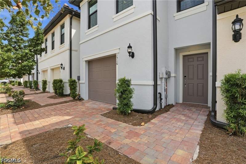 3 bedroom Townhouse at 1516 Fells Cove Ln, Sawgrass At Coral Lakes, Cape Coral — photo 3