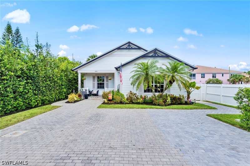 4 bedroom SingleFamilyResidence at 861 97th Ave N, Naples Park, Naples — photo 1