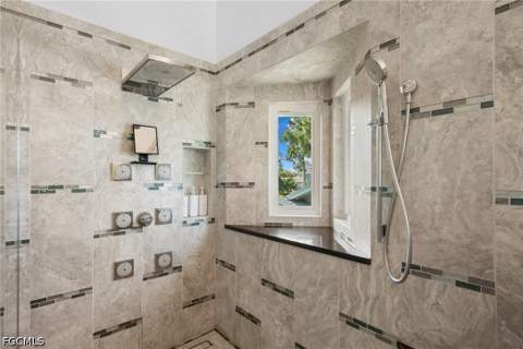 5700 Waxmyrtle Way, Naples FL - photo 18 of 41