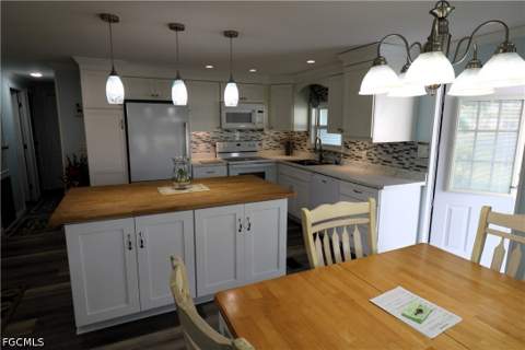 116 Coachlight Dr, Fort Myers FL - photo 8 of 36