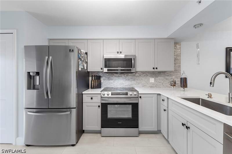 2 bedroom Condominium at 4975 Sandra Bay Dr 103, Bermuda Palms, Naples — photo 4