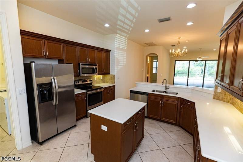 3 bedroom Attached at 11108 Esteban Dr, Paseo, Fort Myers — photo 4