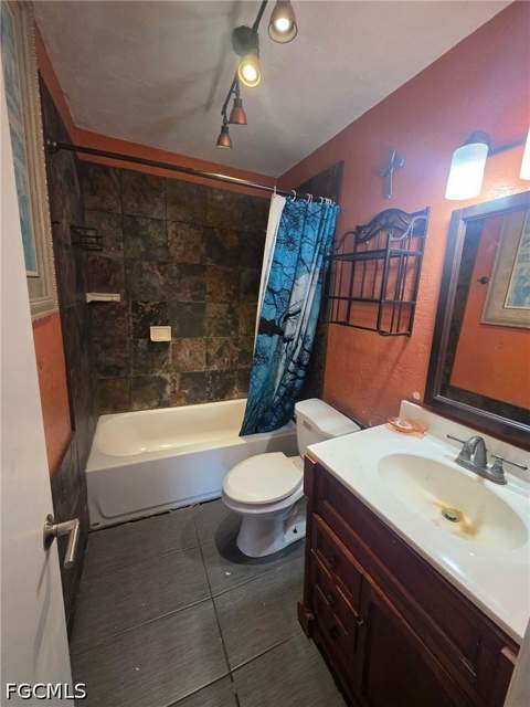 2820 38th St SW, Lehigh Acres FL - photo 6 of 11