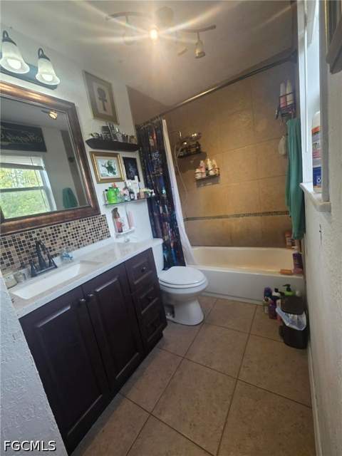 2820 38th St SW, Lehigh Acres FL - photo 7 of 11