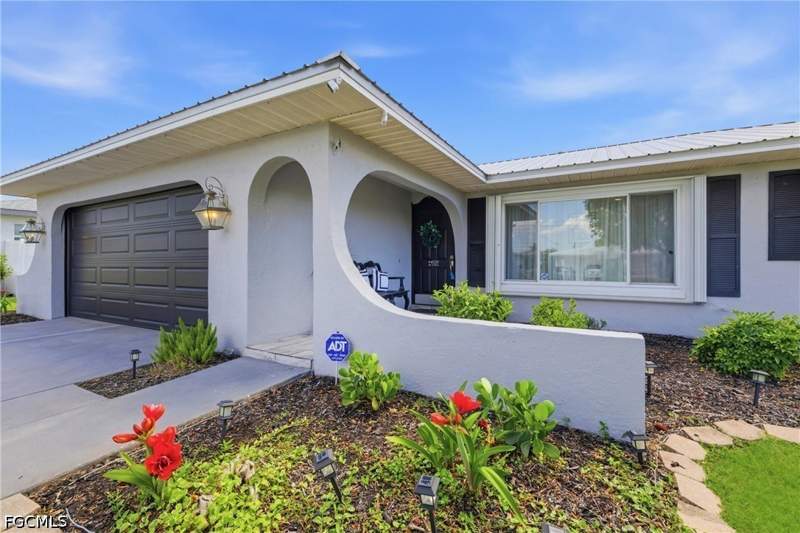 3 bedroom SingleFamilyResidence at 4329 SW 1st Pl, Cape Coral, Cape Coral — photo 3