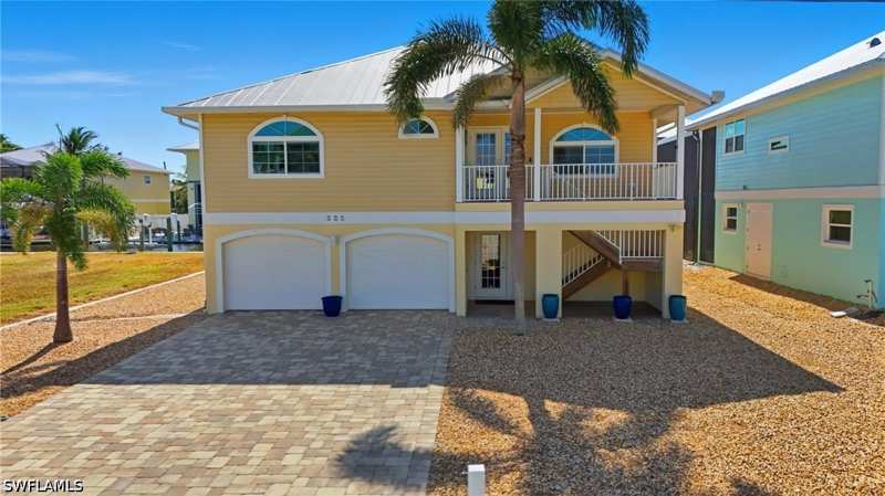 3 bedroom SingleFamilyResidence at 222 Flamingo St, Flamingo Park, Fort Myers Beach — photo 1