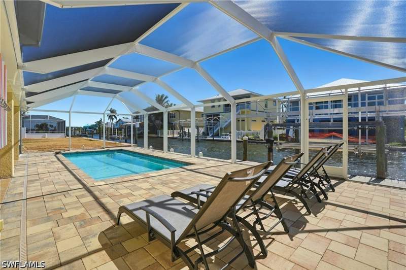 3 bedroom SingleFamilyResidence at 222 Flamingo St, Flamingo Park, Fort Myers Beach — photo 2