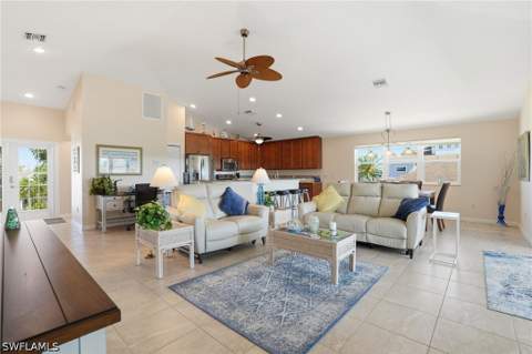 222 Flamingo St, Fort Myers Beach FL - photo 8 of 50