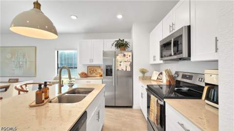 14135 Oviedo Pl, Fort Myers FL - photo 8 of 41