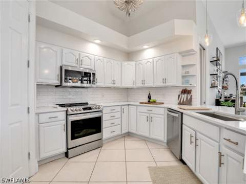 419 Spinnaker Dr, Marco Island FL - photo 6 of 39