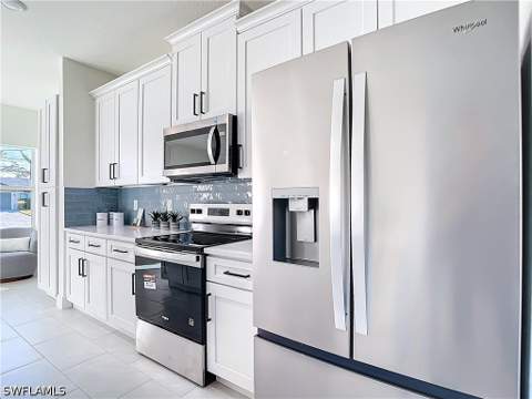 422 Eisenhower Blvd, Lehigh Acres FL - photo 11 of 43