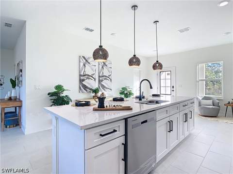 422 Eisenhower Blvd, Lehigh Acres FL - photo 12 of 43