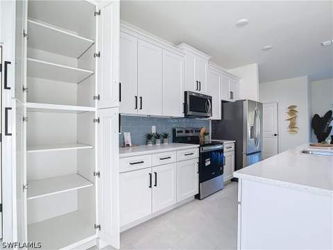422 Eisenhower Blvd, Lehigh Acres FL - photo 8 of 43