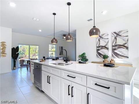 422 Eisenhower Blvd, Lehigh Acres FL - photo 9 of 43