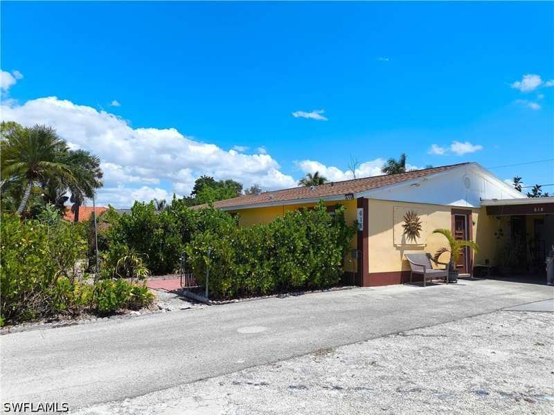 5 bedroom Duplex at 618 107th Ave N, Naples Park, Naples — photo 1