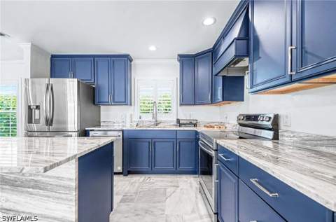 112 Capri Blvd, Naples FL - photo 11 of 29