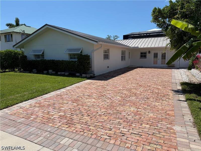 4 bedroom SingleFamilyResidence at 112 Capri Blvd, Isles Of Capri, Naples — photo 2