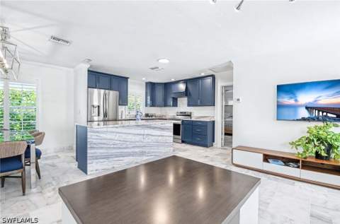 112 Capri Blvd, Naples FL - photo 7 of 29
