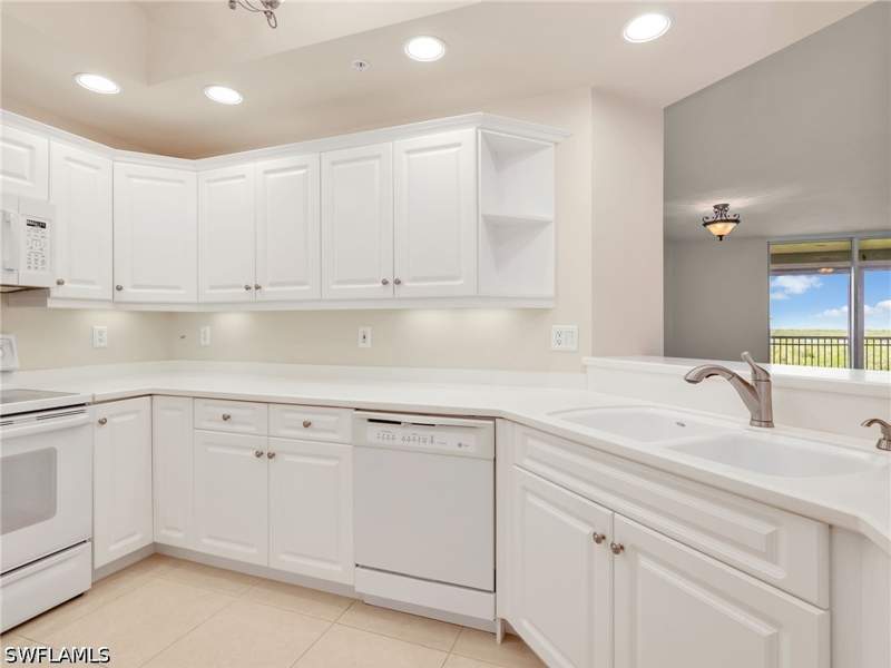 2 bedroom Condominium at 1001 Arbor Lake Dr 202, Tower Pointe At Arbor Trace, Naples — photo 4