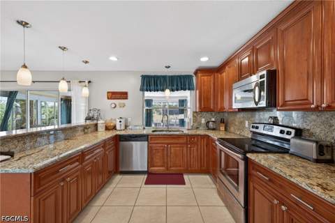 1314 Shelby Pkwy, Cape Coral FL - photo 10 of 31