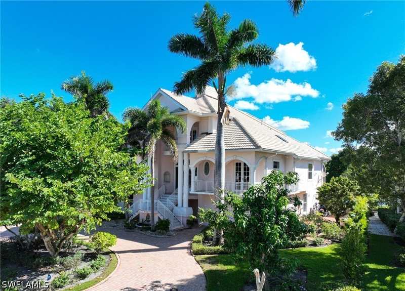 6 bedroom SingleFamilyResidence at 192 Topanga Dr, Southport On The Bay, Bonita Springs — photo 1