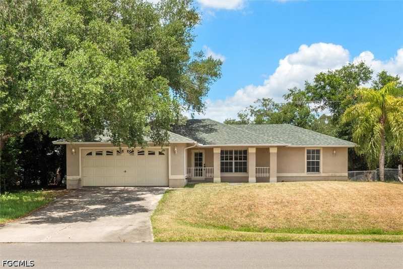 3 bedroom SingleFamilyResidence at 6211 Castlewood Cir, Buckingham Park, Fort Myers — photo 1