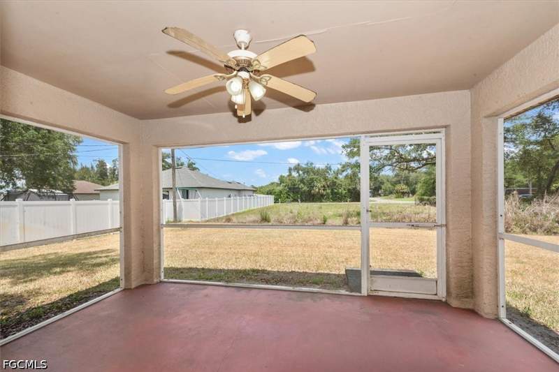3 bedroom SingleFamilyResidence at 6211 Castlewood Cir, Buckingham Park, Fort Myers — photo 5
