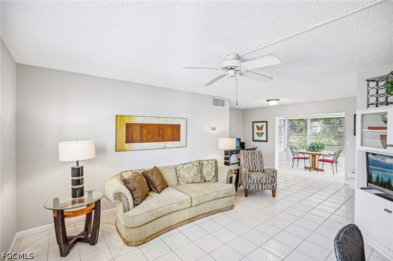 2 bedroom Condominium at 1514 Edgewater Cir 3A, Myerlee Square Condo, Fort Myers — photo 3