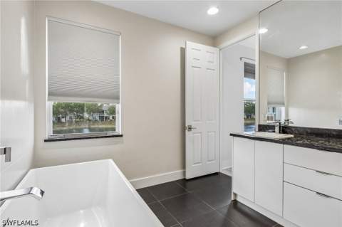 1410 Mariposa Cir 102, Naples FL - photo 18 of 50
