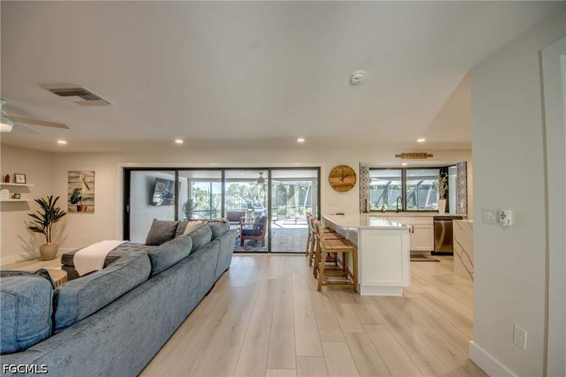 3 bedroom SingleFamilyResidence at 1022 Lindgren Blvd, Shell Harbor, Sanibel — photo 3