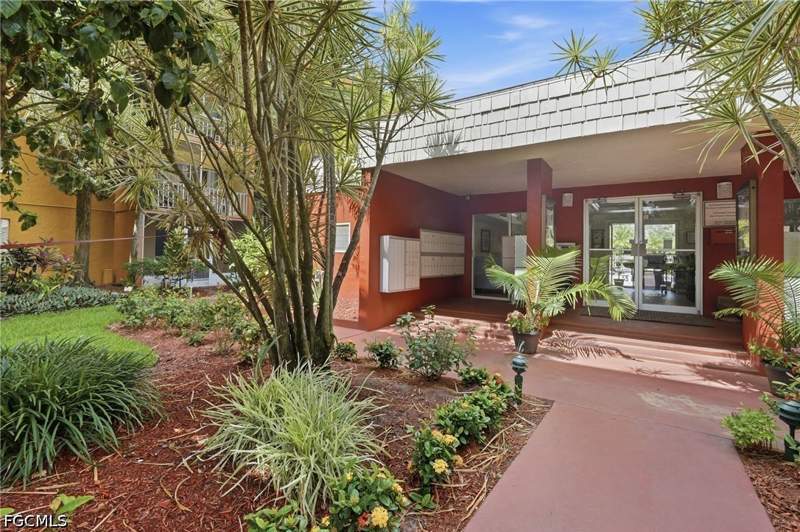 2 bedroom Condominium at 2366 E Mall Dr 403, Towers Condo, Fort Myers — photo 4