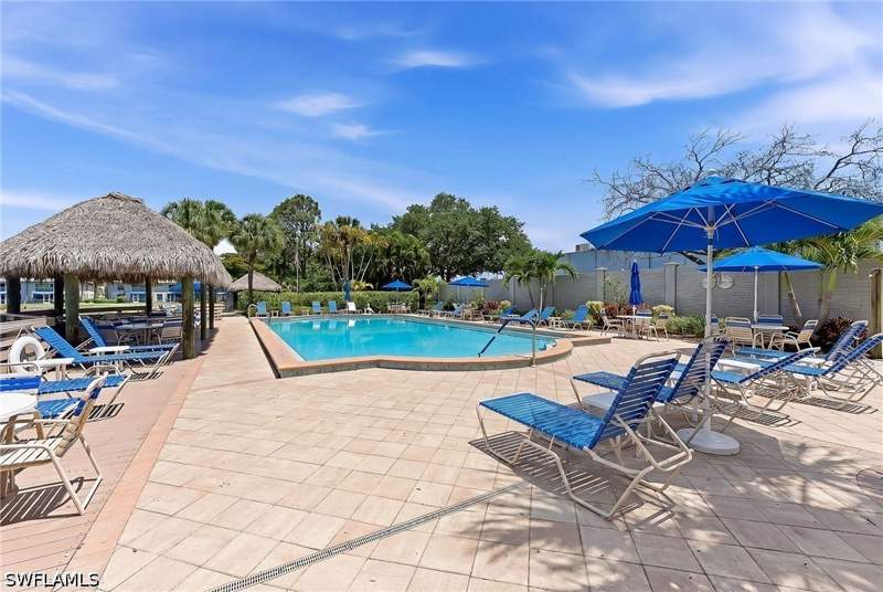 2 bedroom Condominium at 887 Gulf Pavilion Dr 203, Pavilion Club, Naples — photo 3